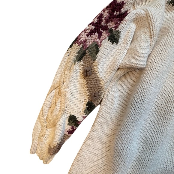 Elegant Cream Floral Turtleneck Sweater - Picture 7 of 15